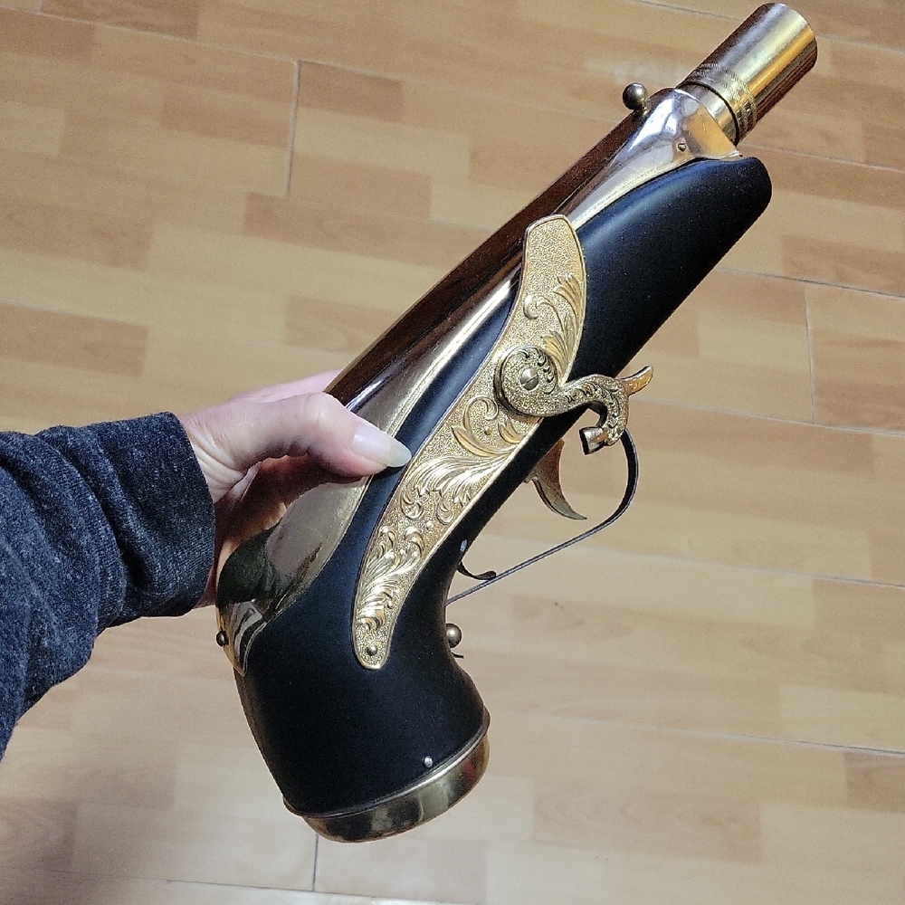 Liquor Decanter / Musicbox/ Vintage Japan